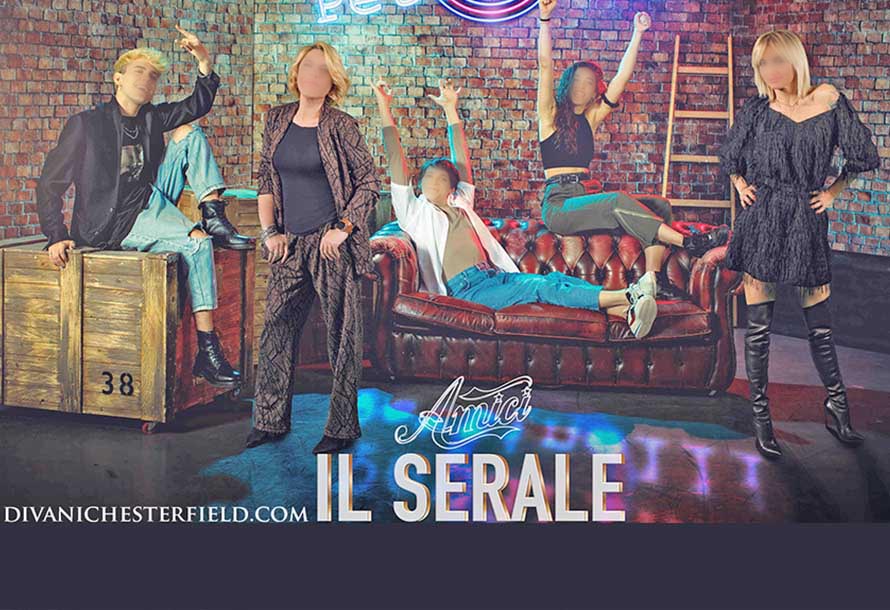 Chesterfield per Amici, Canale 5, Marzo 2021