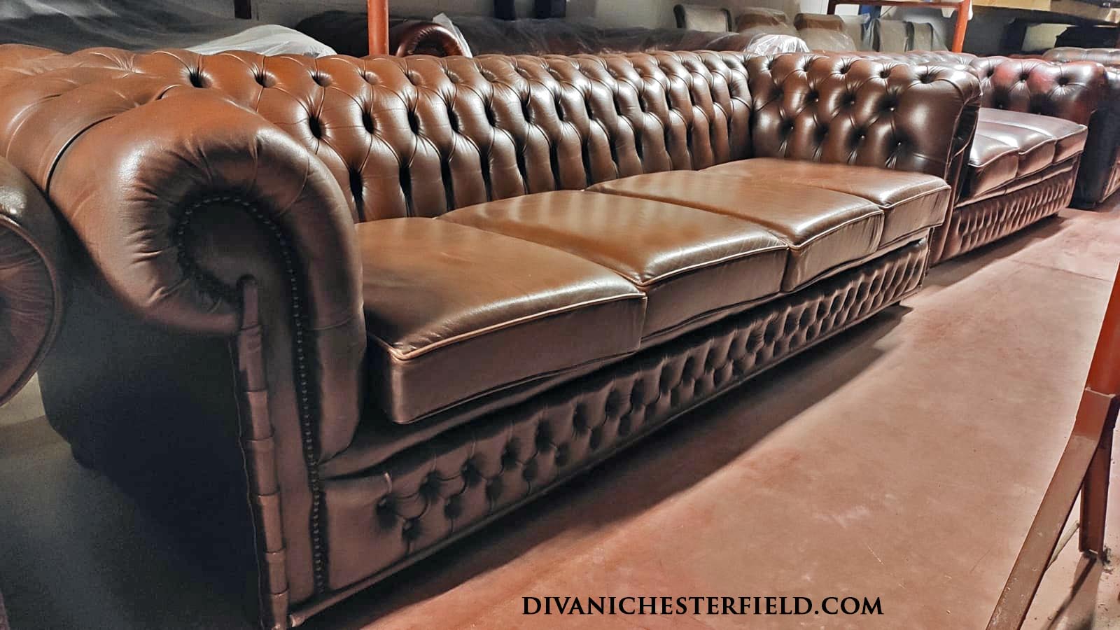 Divano chesterfield 4 posti pelle marrone